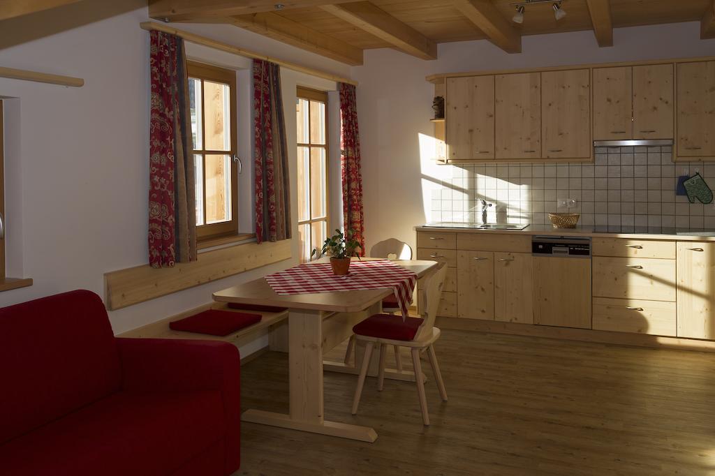 Appartments Jagerhof Braies  Pokoj fotografie