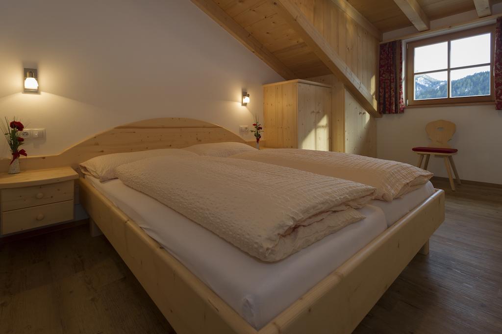Appartments Jagerhof Braies  Pokoj fotografie