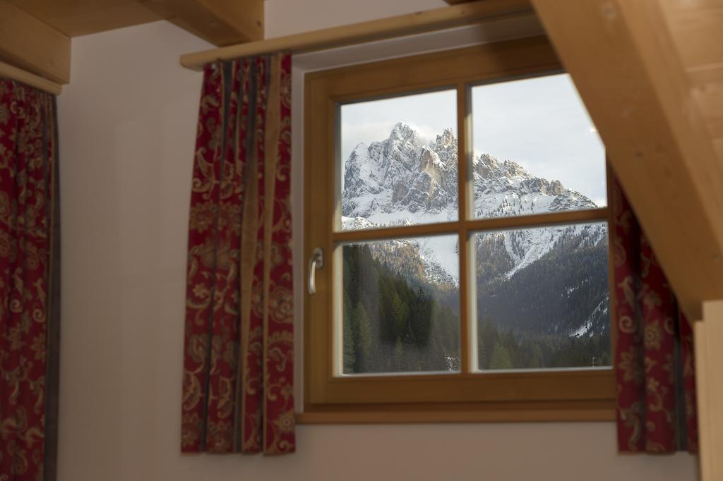 Appartments Jagerhof Braies  Pokoj fotografie